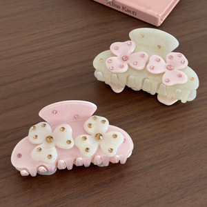 Pince à <span class=keywords><strong>cheveux</strong></span> requin en acétate floral exquis avec strass, accessoire de luxe élégant et polyvalent pour chignon - Product Image 2