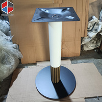 Support de table vert et or rose pour table ronde de luxe