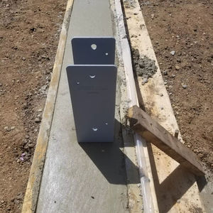 Support de <span class=keywords><strong>poteau</strong></span> en U Largeur réglable Joint de béton Ancrage de <span class=keywords><strong>poteau</strong></span> en forme de U argenté avec ancrage en béton i - Product Image 1