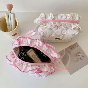 Pochette élégante rose à nœud et fermeture éclair, pochette mignonne, trousse de toilette de voyage, sac de rangement pour articles menstruels, sac de maquillage matelassé pour femmes et filles - Product Image 4