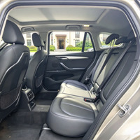 Voiture d'occasion très demandée : BMW X1 1.5T essence SUV 2016 avec toit ouvrant panoramique et faible kilométrage