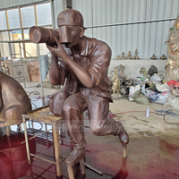 Escultura de Figura Personalizada, Gran Estatua de Fotógrafo en Bronce para Plazas y Proyectos Comerciales
