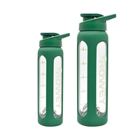 Bouteille de shaker en verre personnalisée de 700 ml et 1000 ml avec boule de mélange et manchon en silicone pour un cadeau de Noël