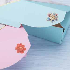 Boîte personnalisée de style esthétique <span class=keywords><strong>licorne</strong></span> pour pâtisseries, en matériaux recyclés, avec pelliculage mat et gaufrage pour emballage alimentaire et bonbons - Product Image 4