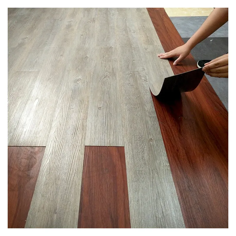 방수 비닐 판자 2mm LVT 목제 PVC 비닐 마루 아래로 중국 호화스러운 자동 접착/접착제