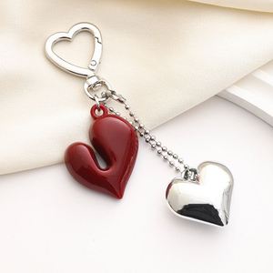 Porte-clés en forme de cœur rouge mignon de haute qualité, très vendu, avec deux cœurs pour couple, petit cadeau - Product Image 3