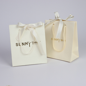 SUNNY PACK <span class=keywords><strong>Sac</strong></span> en carton personnalisé, <span class=keywords><strong>sac</strong></span> cadeau personnalisé, <span class=keywords><strong>sac</strong></span> en carton blanc pour boutique de détail, <span class=keywords><strong>sac</strong></span> de magasin avec logo - Product Image 2