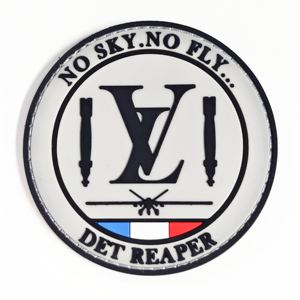 Écussons en PVC souple en polyvinyle chloride avec logo de marque de vêtements et de chapeaux personnalisés CCH - Product Image 3