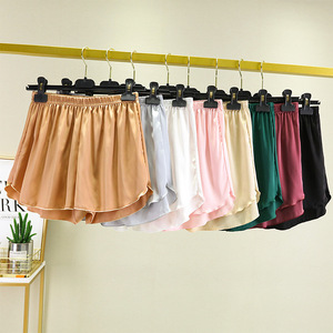 Pantalones cortos holgados de verano para mujer, pantalones de pierna ancha de satén de color sólido, transpirables, de talla grande, para ropa deportiva - Product Image 1