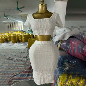 ขายส่งเสื้อผ้าแบรนด์ใหม่ กางเกงยีนส์ ชุดนอน เสื้อผ้าจำนวนมากสำหรับผู้หญิงและเด็ก เสื้อเบลาส์ เสื้อผ้ามัดรวม ผู้จัดจำหน่ายโดยตรงจากจีน - Product Image 5