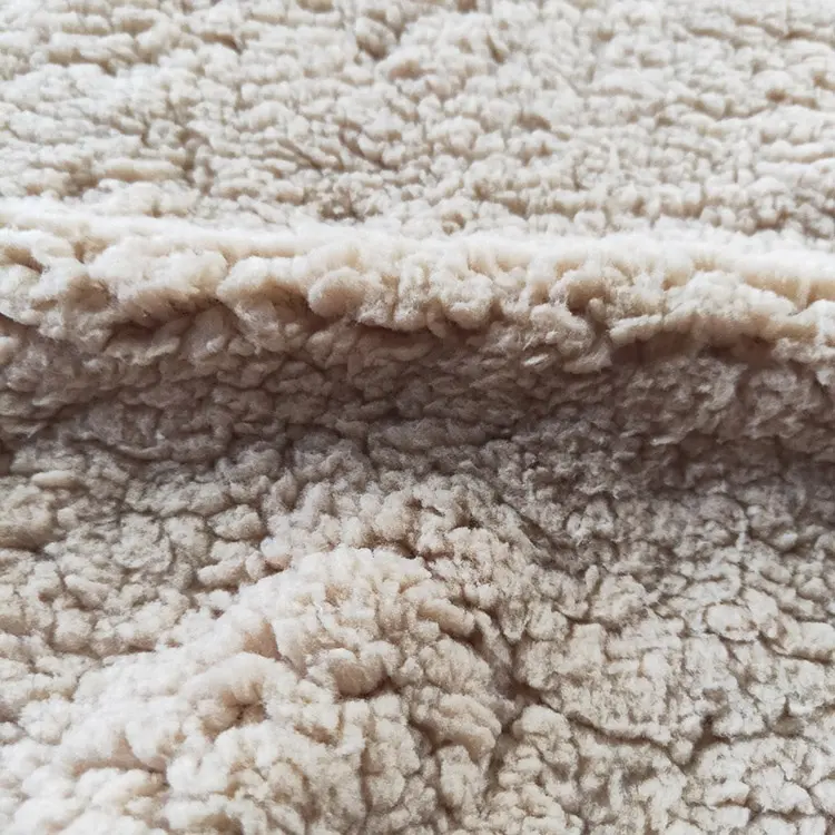 Tissu polaire sherpa en fausse fourrure de polyester de couleur unie Super douce pour couverture à capuche