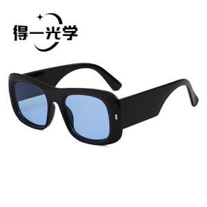 Oversized Square <b>Sunglasses</b> Black UV400 Women Fashionable Retro Frame - Product Image 4