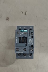 Module de contacteur de contrôle industriel SIEMENS 3RT2024-1BB40 Sirius, contrôleur de programmation PLC pour systèmes d'automatisation - Product Image 1