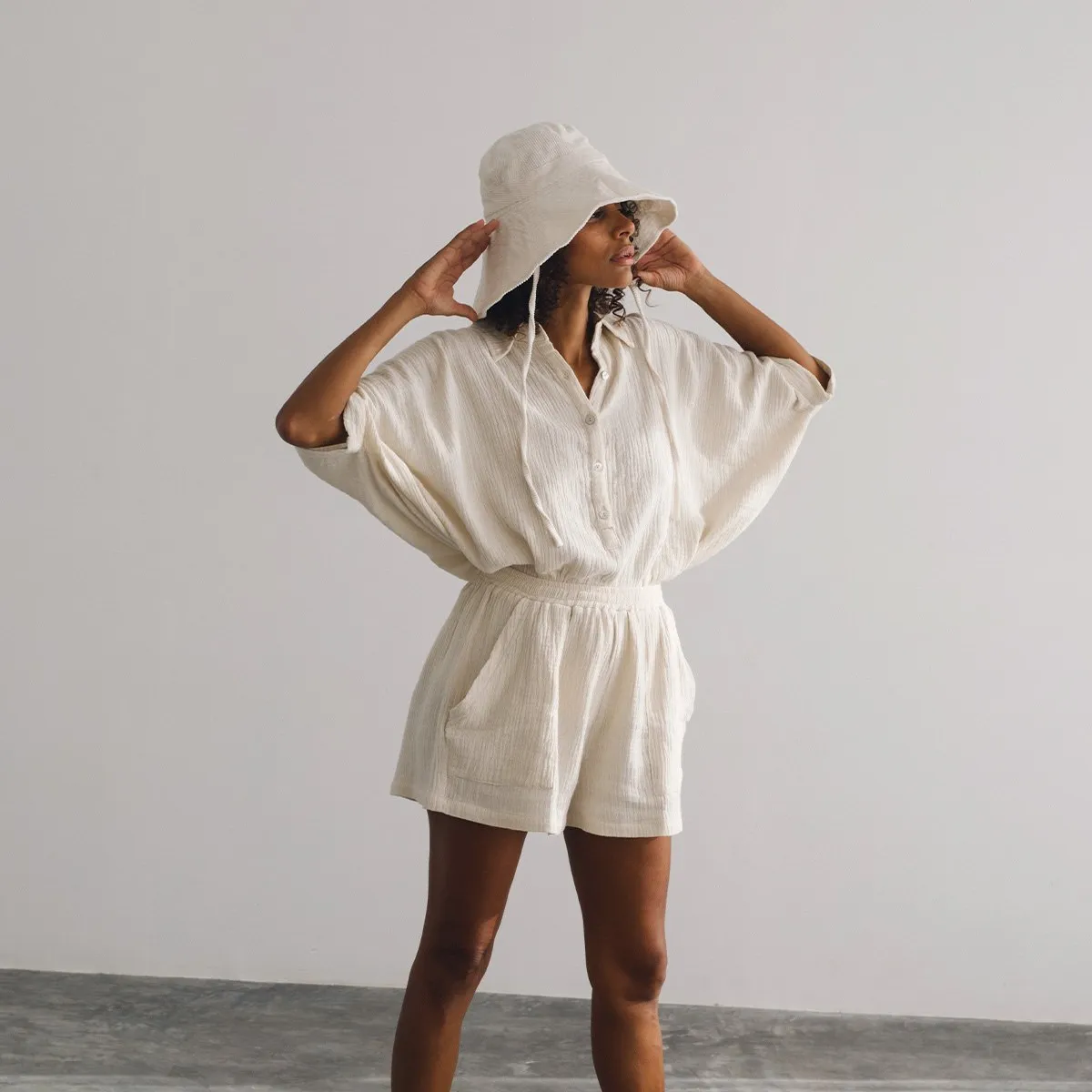 Women oversize cotton linen top and loose leg shorts 2 piece set