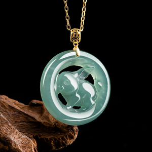 Pendentif lapin du zodiaque en jadéite bleue naturelle de qualité A, monture en or 18 carats avec pendentif en pierre précieuse de jadéite de qualité glace. - Product Image 2
