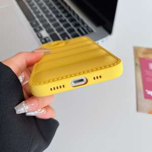 Funda Protectora para Teléfono Móvil Xiao, Diseño de Chaqueta Acolchada, para iPhone 15 Plus, 16 Pro Max, 17 Pro Max, TPU Congelado - Product Image 4