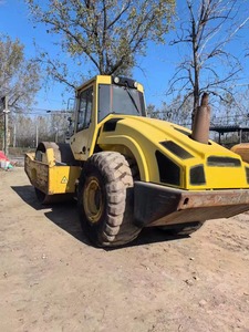 Rodillo de carretera Bomag Bw226 usado a la venta, motor Cummins, rodillo vibratorio de un solo tambor, modelo 2018, horas bajas - Product Image 2