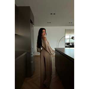 Ensemble de jogging confortable et coupe-vent en velours Tan Calesia, respirant, 2 pièces, imprimé, avec design personnalisé, MOQ 2 pièces - Product Image 1