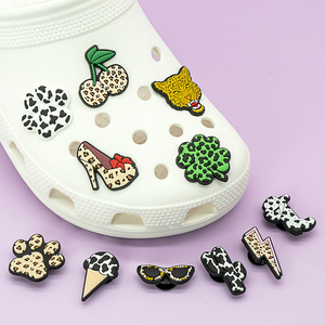 Cá Nhân Thiết Kế Leopard In Xu Hướng Phụ Nữ 2D/3D Cao Su Giày Quyến Rũ Trang Trí Nội Thất Phụ Kiện Guốc Sneakers Tùy Chỉnh DIY Giày Quyến Rũ - Product Image 2