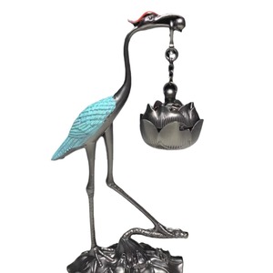 Quemador de Incienso de Aleación, Mini Estufa Colgante Hecha a Mano, Uso Religioso, Origen Dehua - Product Image 5