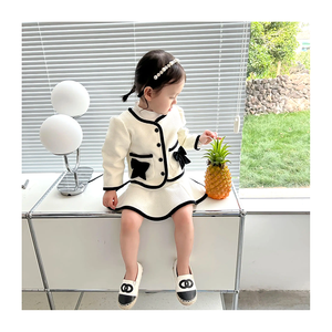 Conjunto de Moda Otoñal para Niñas, Cárdigan + Falda, Combinación en Blanco y Negro, Estilo Clásico - Product Image 1