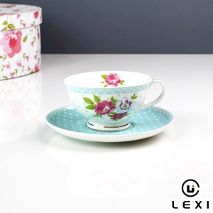 Set di 12 <span class=keywords><strong>Tazze</strong></span> da Tè con Piattino in New Bone China da 200ml, Elegante Motivo Rosa Rossa, Raffinato Regalo per Casa e Matrimonio con Confezione Regalo - Product Image 3