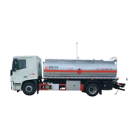 Camion-citerne mobile de livraison d'huile 4x2 de 15 tonnes, transport de diesel et d'essence, ensemble complet d'accessoires