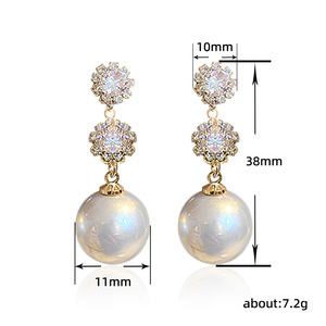Orecchini Pendenti Eleganti e Minimalisti Ispirati al Torto alla Vaniglia, Gioielli Floreali alla Moda per Donne - Product Image 3
