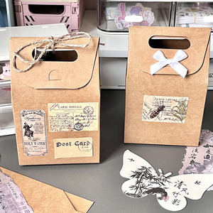 Boîtes cadeaux en papier kraft de Noël avec poignées, sacs d'emballage, boîtes de transport personnalisées avec logo pour le commerce de détail et les cadeaux de fête - Product Image 1