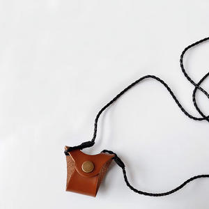 Étui à lunettes en cuir avec sangle de cou, support anti-chute pour lunettes de soleil, couleur unie, forme irrégulière, fait à la main pour la protection des lunettes - Product Image 5