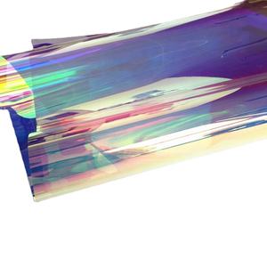 Pellicola arcobaleno iridescente dicroica rossa viola da 40 Micron per produrre ricchi effetti di colore su varie applicazioni - Product Image 1