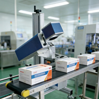 Machine de marquage laser à fibre volante haute précision pour emballages alimentaires, codes de date cosmétiques, marquage clair et permanent DXF/AI/DST