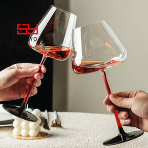Set di Calici in Cristallo di Lusso SUNYO, Bicchieri per Vino e Champagne Fatti a Mano, Personalizzabili con Logo - Product Image 6