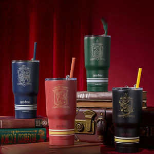 MINISO Série <span class=keywords><strong>Harry</strong></span> <span class=keywords><strong>Potter</strong></span> Hufflepuff Tasse à paille en acier inoxydable 580 ml avec pendentif universitaire, gobelet à eau portable anti-fuite - Product Image 2