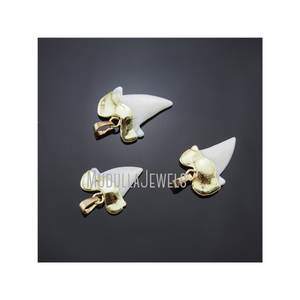 Liontin Gigi Hiu PM13841, Liontin Gigi Hiu Emas, Liontin Bentuk Gigi Hiu Berlapis Emas, Liontin Kerang Berlapis Emas - Product Image 4