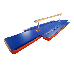 Système <span class=keywords><strong>de</strong></span> barres asymétriques <span class=keywords><strong>de</strong></span> <span class=keywords><strong>gymnastique</strong></span> avec tapis d'atterrissage à vendre - Product Image 1