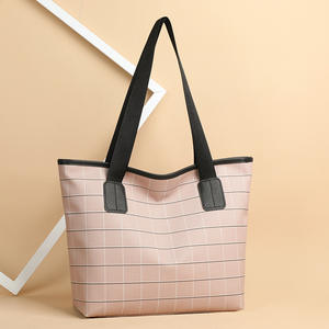 <span class=keywords><strong>Sac</strong></span> fourre-tout, <span class=keywords><strong>Sac</strong></span> à bandoulière tendance, <span class=keywords><strong>Sac</strong></span> à main grande capacité, <span class=keywords><strong>Sac</strong></span> pour femme de commerce extérieur, <span class=keywords><strong>Sac</strong></span>, Grand <span class=keywords><strong>sac</strong></span> à carreaux pour femme. - Product Image 4