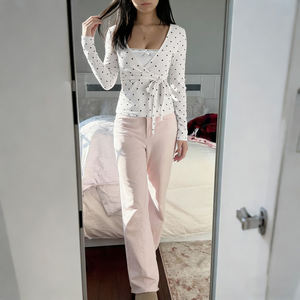 เสื้อผู้หญิงแขนยาวคอวีลายจุดผูกเอว ผ้าถักระบายอากาศดี สำหรับฤดูใบไม้ร่วง พร้อมลายพิมพ์ดิจิทัล - Product Image 4