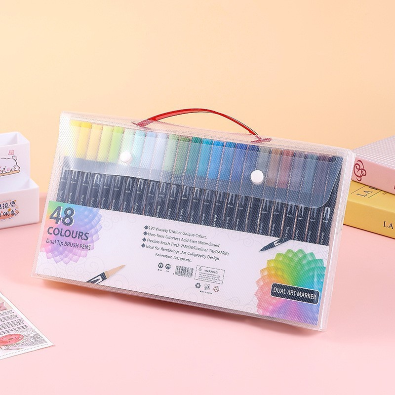 Caja de plástico de 48 colores.