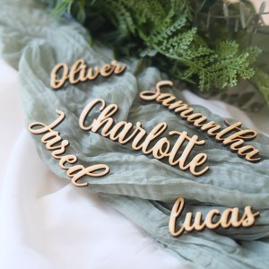 <span class=keywords><strong>Table</strong></span> <span class=keywords><strong>de</strong></span> fête siège plaque décoration Laser découpe bois Alphabet lettre en bois lieu <span class=keywords><strong>de</strong></span> mariage <span class=keywords><strong>nom</strong></span> étiquette carte - Product Image 3