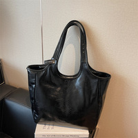 Sac fourre-tout simple et polyvalent pour femme, nouvelle collection hiver 2025, texture raffinée, style décontracté occidental, sac à bandoulière et sous le bras