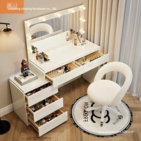 Coiffeuse moderne minimaliste pour petit appartement, nouveau style, ton crème, intelligente, avec éclairage intégré et rangement
