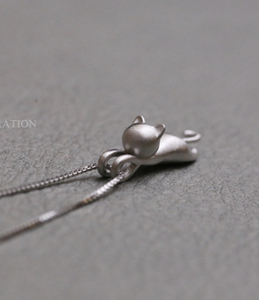 Collier unisexe tendance avec pendentif animal en alliage de zinc plaqué argent mat 3D, design de créateur - Product Image 5