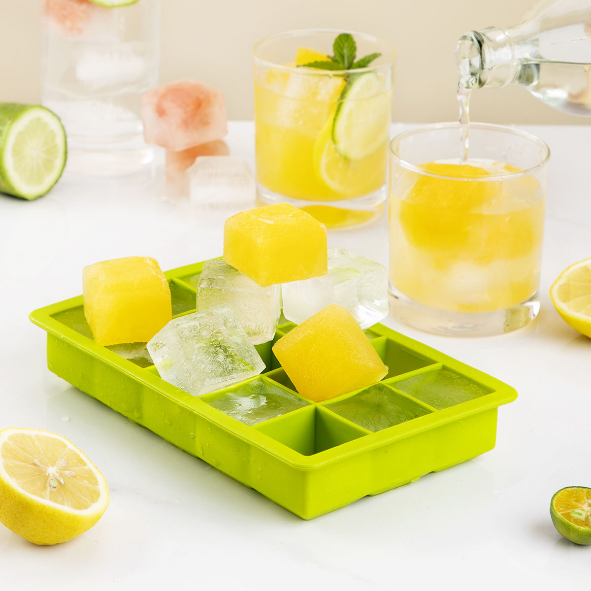 สีเขียว