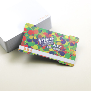Carte de membre en PVC personnalisée, impression plastique mate CMYK, forme sur mesure - Product Image 1