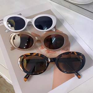 2026 New Arrivals Classical Unisex Fashion Street Shooting Sunglasses Hipster Full Small Beige Red UV400 PC Sunglasses Wholesale - Product Image 3