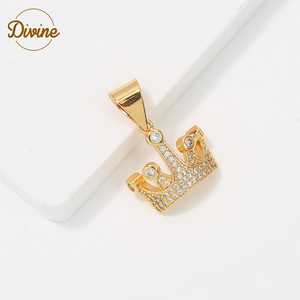 Corona <span class=keywords><strong>di</strong></span> diamanti geometrica ciondolo corona del <span class=keywords><strong>re</strong></span> ciondoli portachiavi con ali d'angelo corona collana Hiphop 18k oro ottone zircone gioielli per uomo - Product Image 3