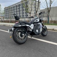 Moto électrique cruiser à siège bas 5000W 72V120Ah, transmission par chaîne, vitesse maximale 120km/h, moto électrique pour femmes et petites pilotes