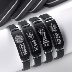 Bracelet de football 2026 – Cadeau souvenir – Présenté en coffret – Le dernier cadeau tendance - Product Image 1