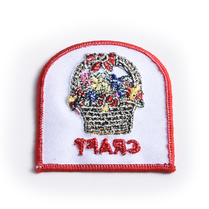 Tela Bordada Roja con Logotipo Personalizado al por Mayor de Fábrica Irregular - Product Image 4